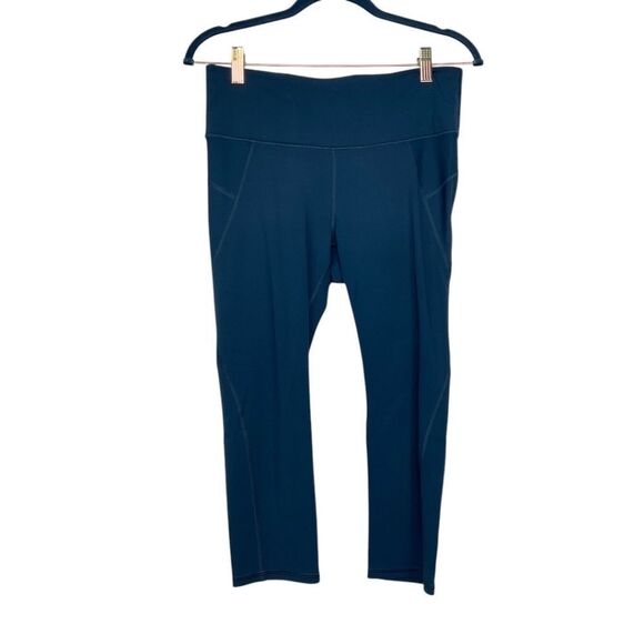 ATHLETA Stealth Capri - Picture 2 of 7